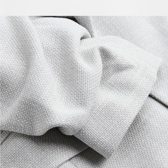 H&M Gray Blazer - Size XL - Perfect Condition - Versatile Style for Any Occasion - Picture 5 of 6